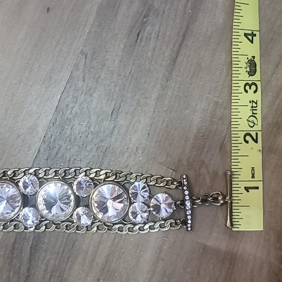 Fossil brand clear crystal bracelet with charms toggle closure brass colored - Picture 9 of 10